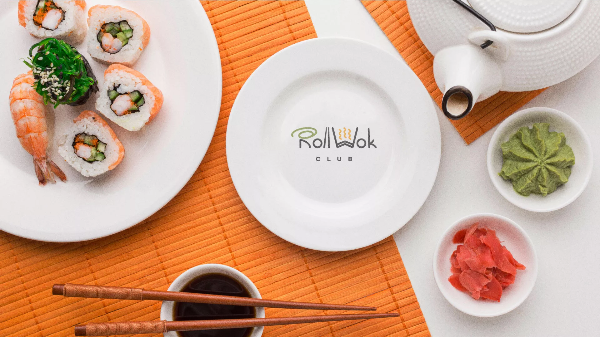 Разработка логотипа и фирменного стиля суши-бара «Roll Wok Club» в Улане-Удэ